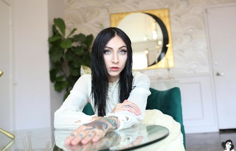 Ivory naked model photo