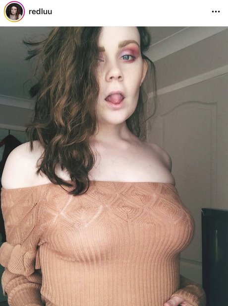 Reach For The Peach model nude archive