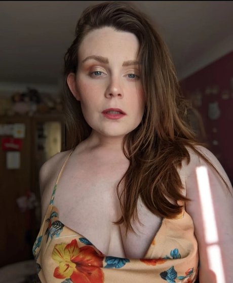 Reach For The Peach star hot img