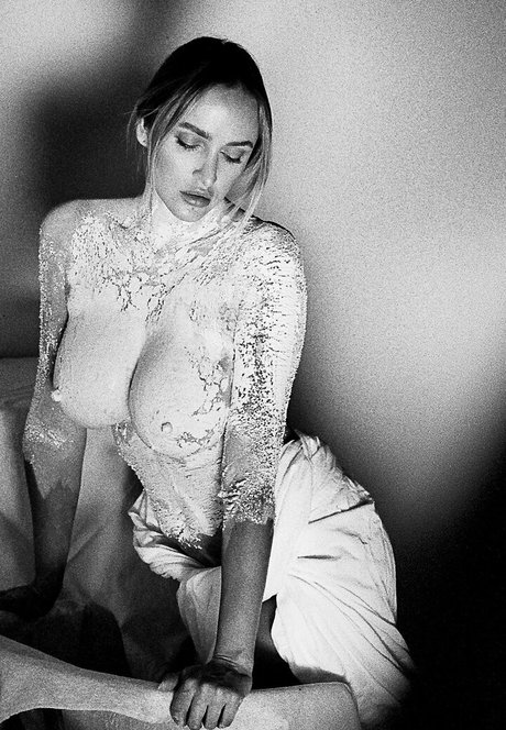 Alyssa Barbara porn model galleries