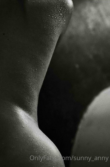 sunny anny nude pornstar image