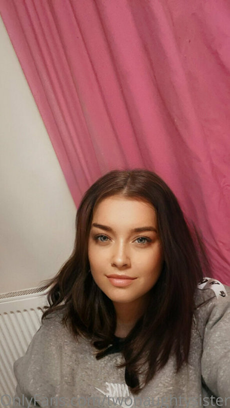 twonaughtysisters model naked img