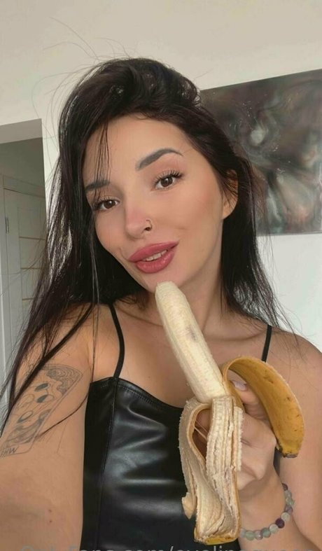 evelinaqueen nudes actress image