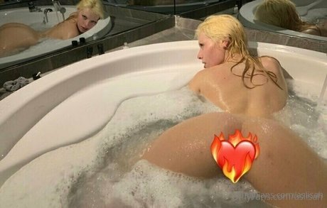 aslisah sex model picture