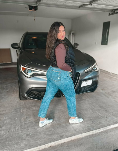 itskayls exclusive model img