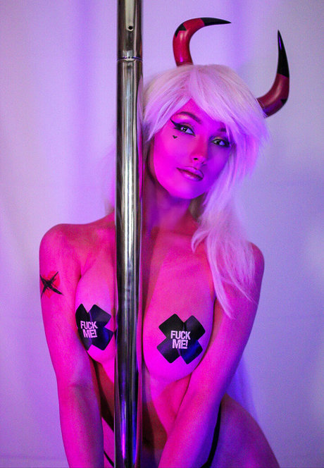 Chameleah high quality actress photo