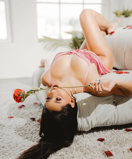 samfrank beautiful actress archive