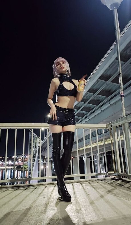 OwlLit naked pornstar photo