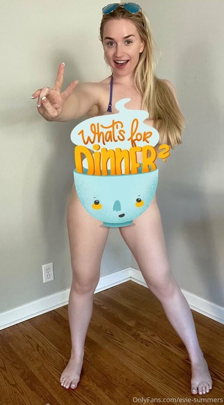 evie summers top star photo