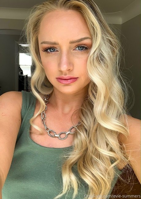 evie summers high quality model photo