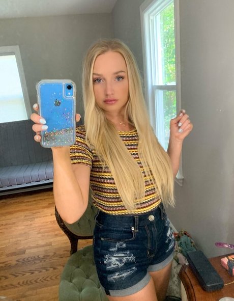 evie summers model exclusive img