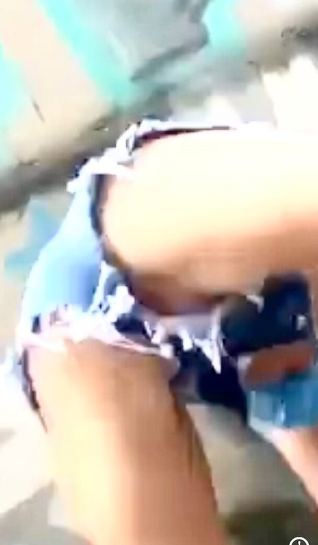 Yasmim Casadias naked model pic