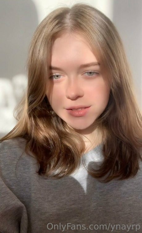 ynayrp model naked photo