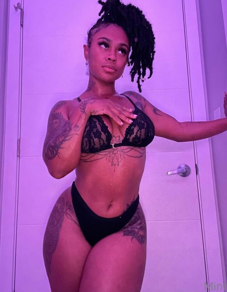 therealbombshell mint perfect star img