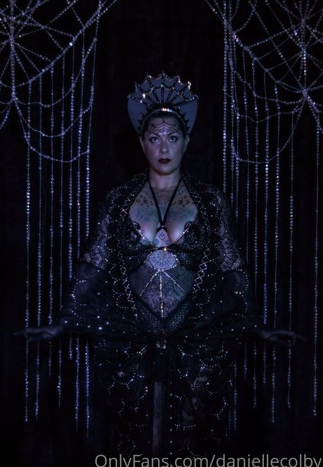 daniellecolby naked model gallery