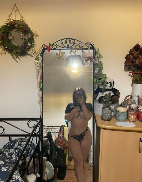 tsunaminka model nude gallery