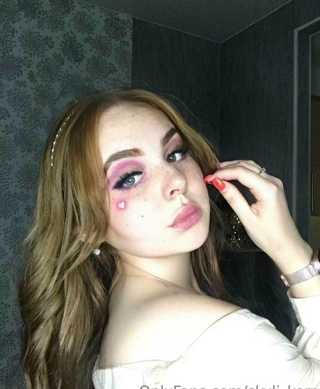 skyli kerr exclusive model img