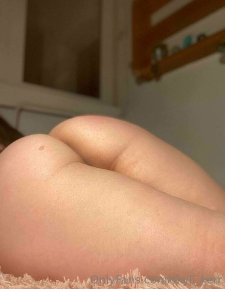 skyli kerr model perfect picture