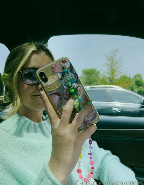 namanicks star nude picture