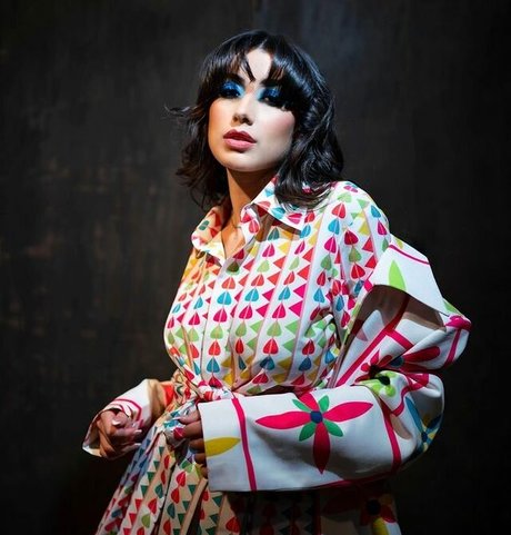 dela roo hd actress pic