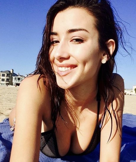 dela roo beautiful model pictures