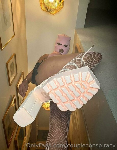 coupleconspiracy model best img