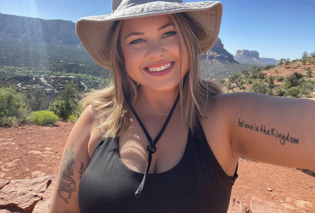 Onlyalbrooke nudes actress pic