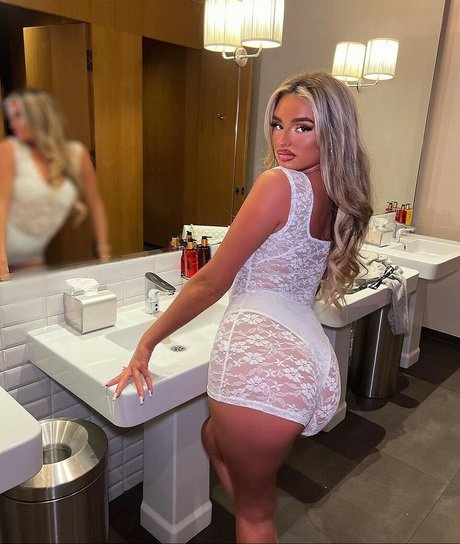 lilblondette sexy model photo