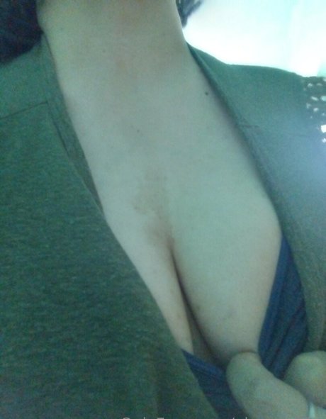 elenagr33n nudes pornstar pic