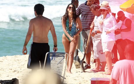 Emanuelle Araujo star free galleries