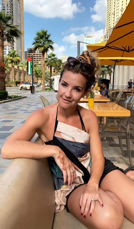 Helen Skelton model erotic photo