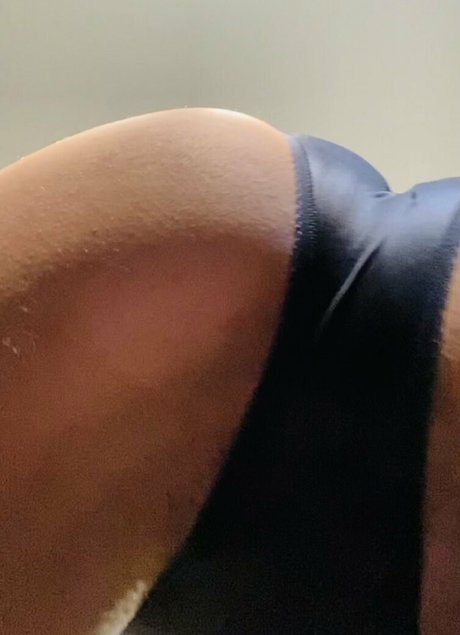 alexisloadfree sexy model pics