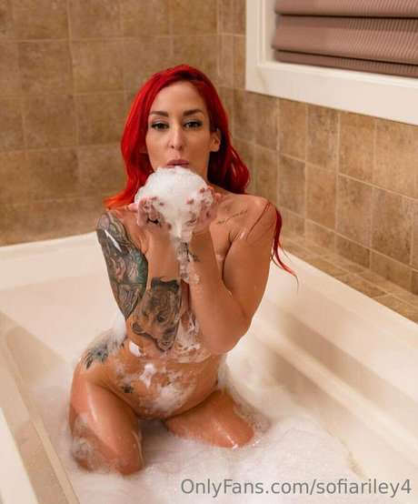 sofiariley4 pretty star img