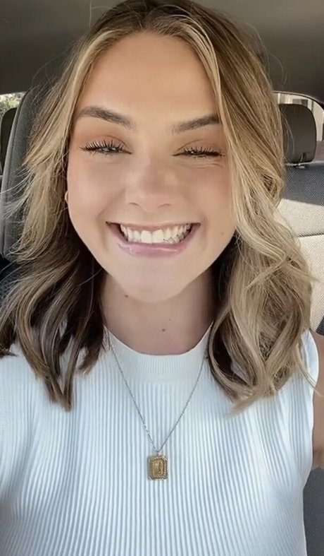 Lauren Mae star beautiful picture