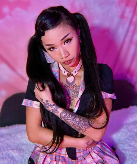 Raine Lee model hd image