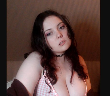 HalfAzzzleep star erotic pic