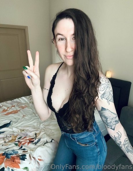 bloodyfans beautiful model pics