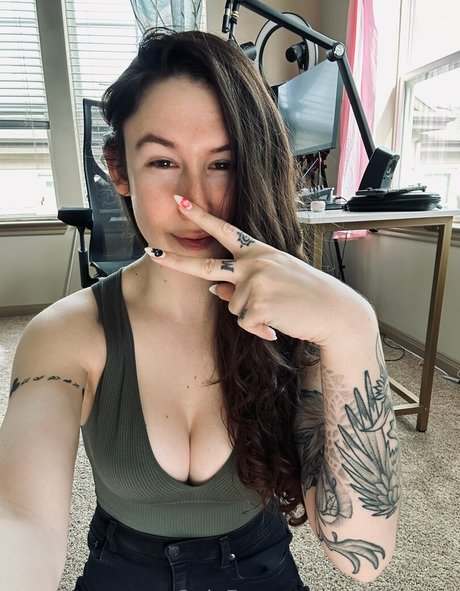 bloodyfans pornstar adult pics