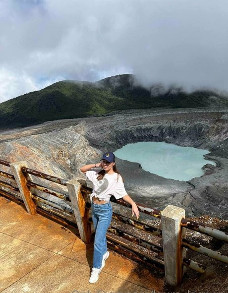 laura lagoon art star galleries