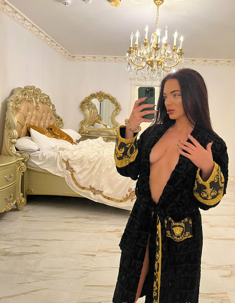 alicevisby model nude pic