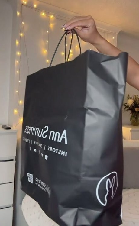 Willow Gait naked model pics