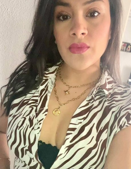 hiyensex model pretty image