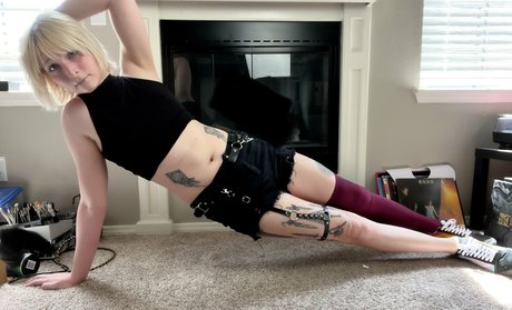 RoseWaltzEX nudes star archive