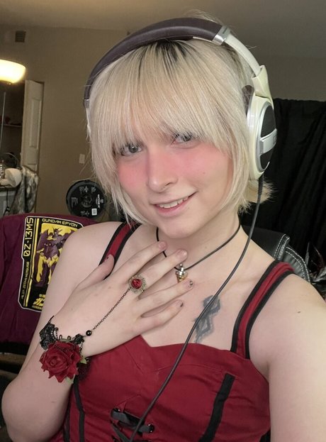 RoseWaltzEX xxx pornstar photo