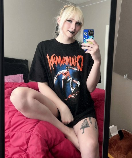 RoseWaltzEX hot actress photos