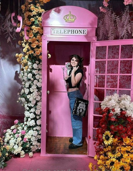 spookysnacking model pornographic picture