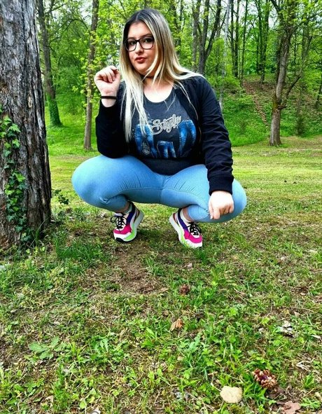 busty diamond pretty pornstar pics