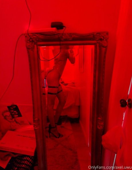 twinku high quality model photos