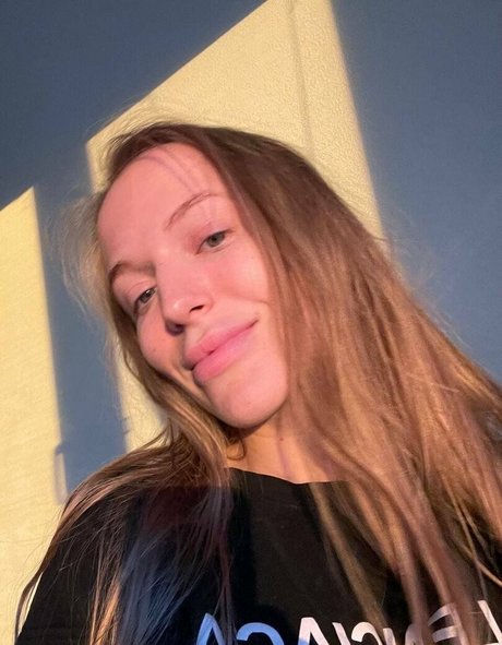 your nice aislin nice model photo