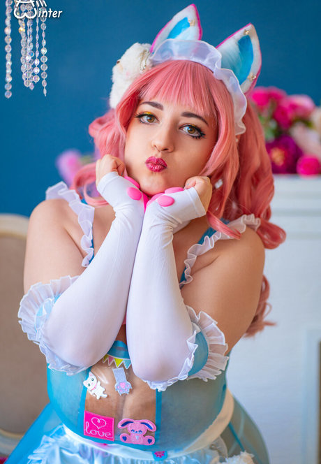 Aili Winter naked pornstar img